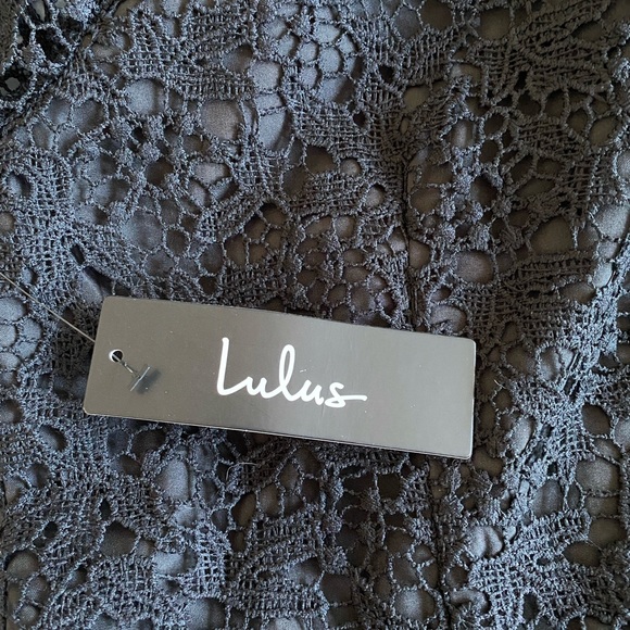 Lulu’s Black Long Sleeved Lacey Shirt New with Tags Size S - Picture 4 of 4